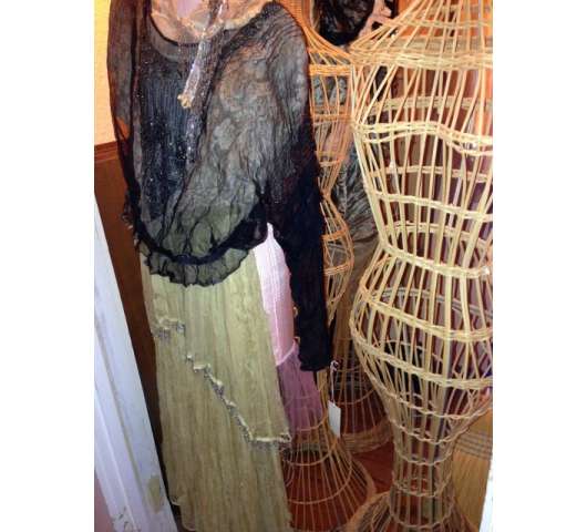 Antique Clothing, Toys, Fabrics, Ephemera, Quilts, European, Asian, Coins, Guns